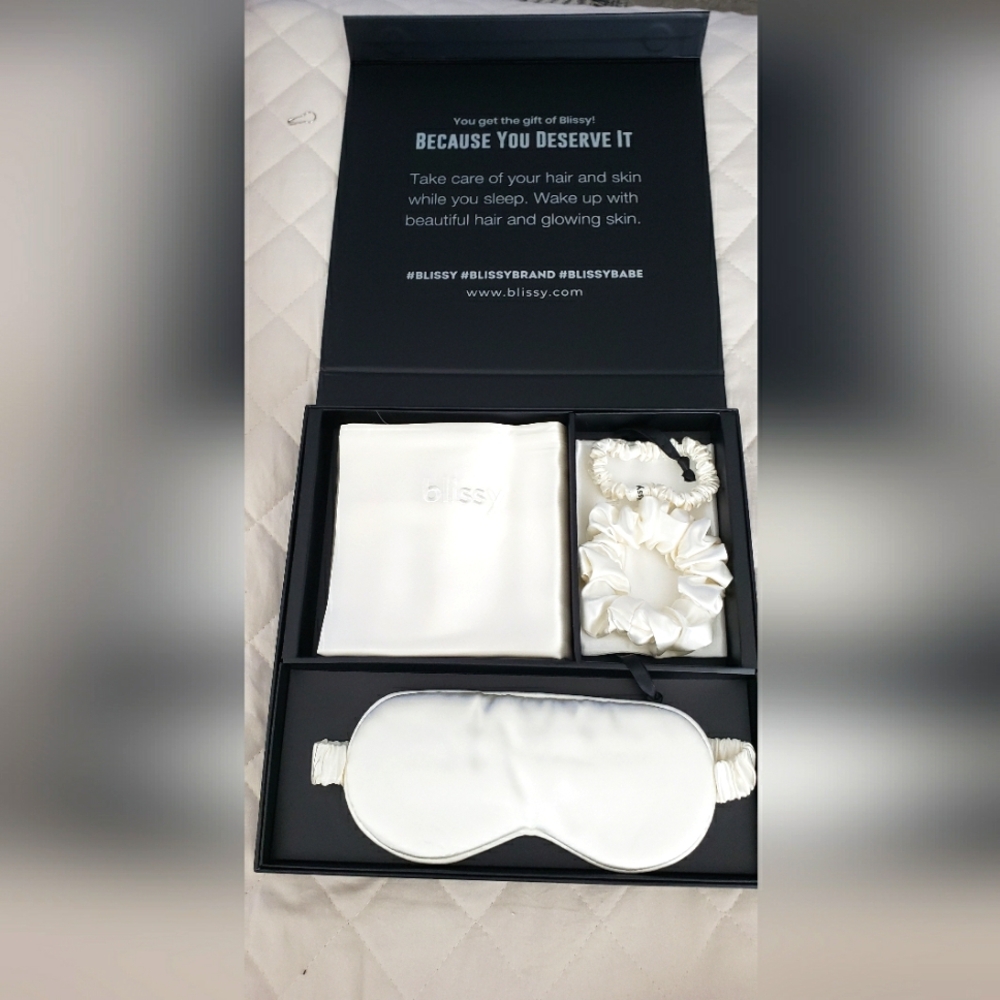 New blissy dream 4 piece mulberry silk set white Standard